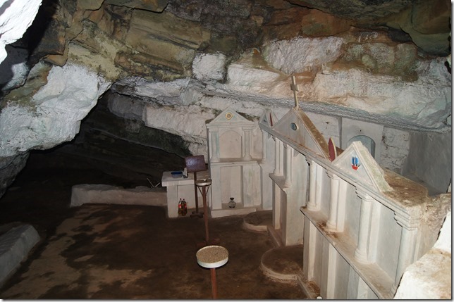 1 ae felotti cave church