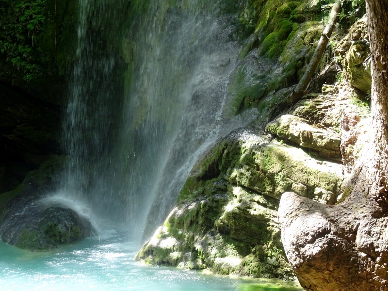 Bij de watervallen en watermolens in Milopotamos. Foto van een onzer gasten.